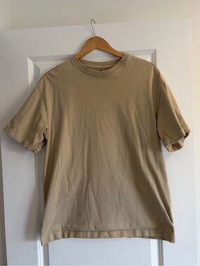 H&M Short Sleeve Crewneck Tee in Tan